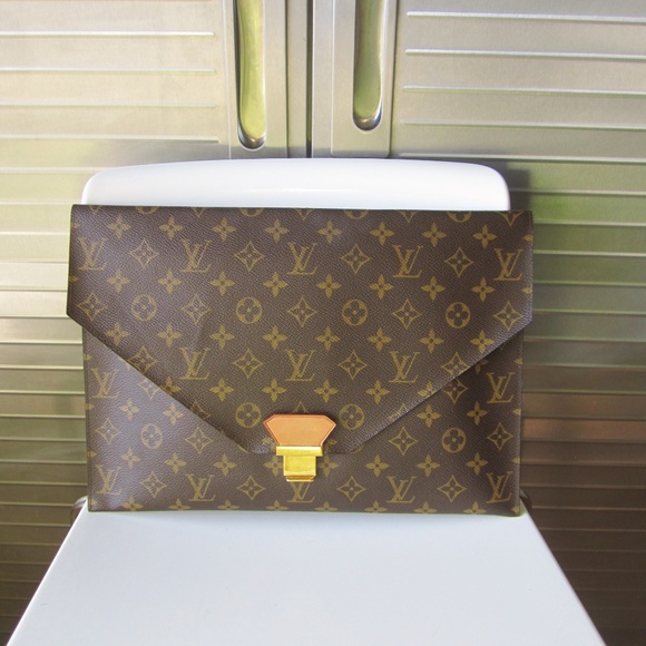 Louis Vuitton Handbags - SOLD!Louis Vuitton Clutch Business Portfolio EUC